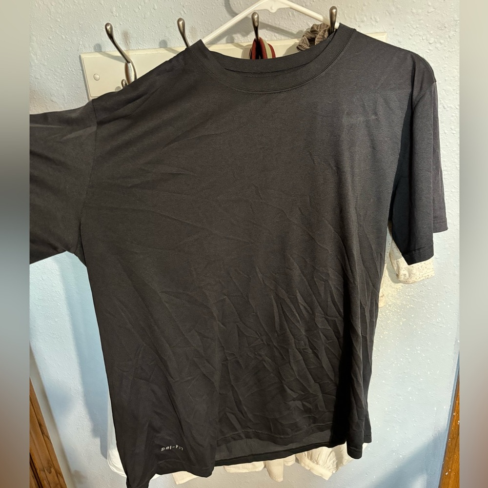Men’s Nike Dri-Fit Shirt, Size Large
